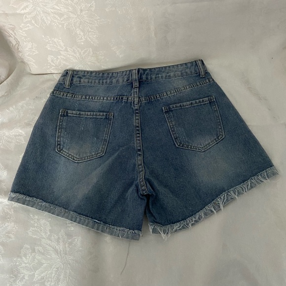 NWT Sheilay Size M Highrise Denim Shorts - Picture 2 of 5